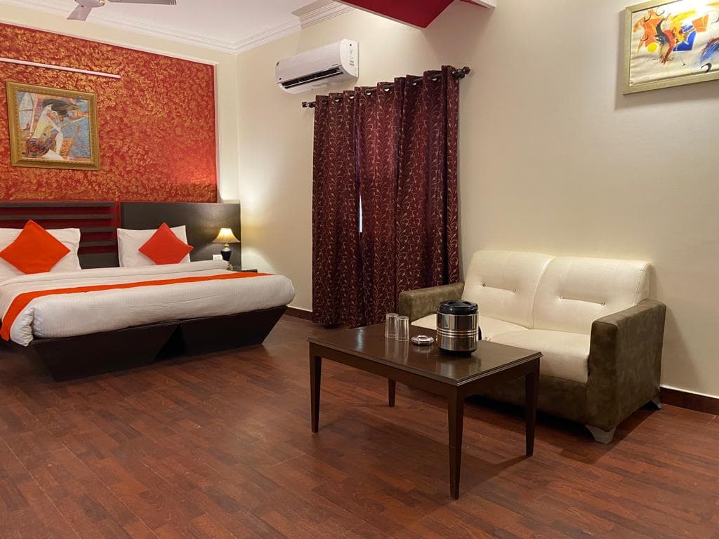 Delhi-airport-plaza-family-suite-room front view Delhi-airport-plaza-family-suite-room front view